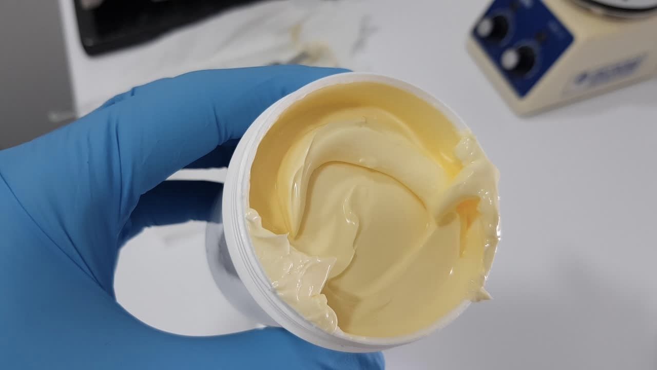 Formulación y Elaboración de una Base para Pomada