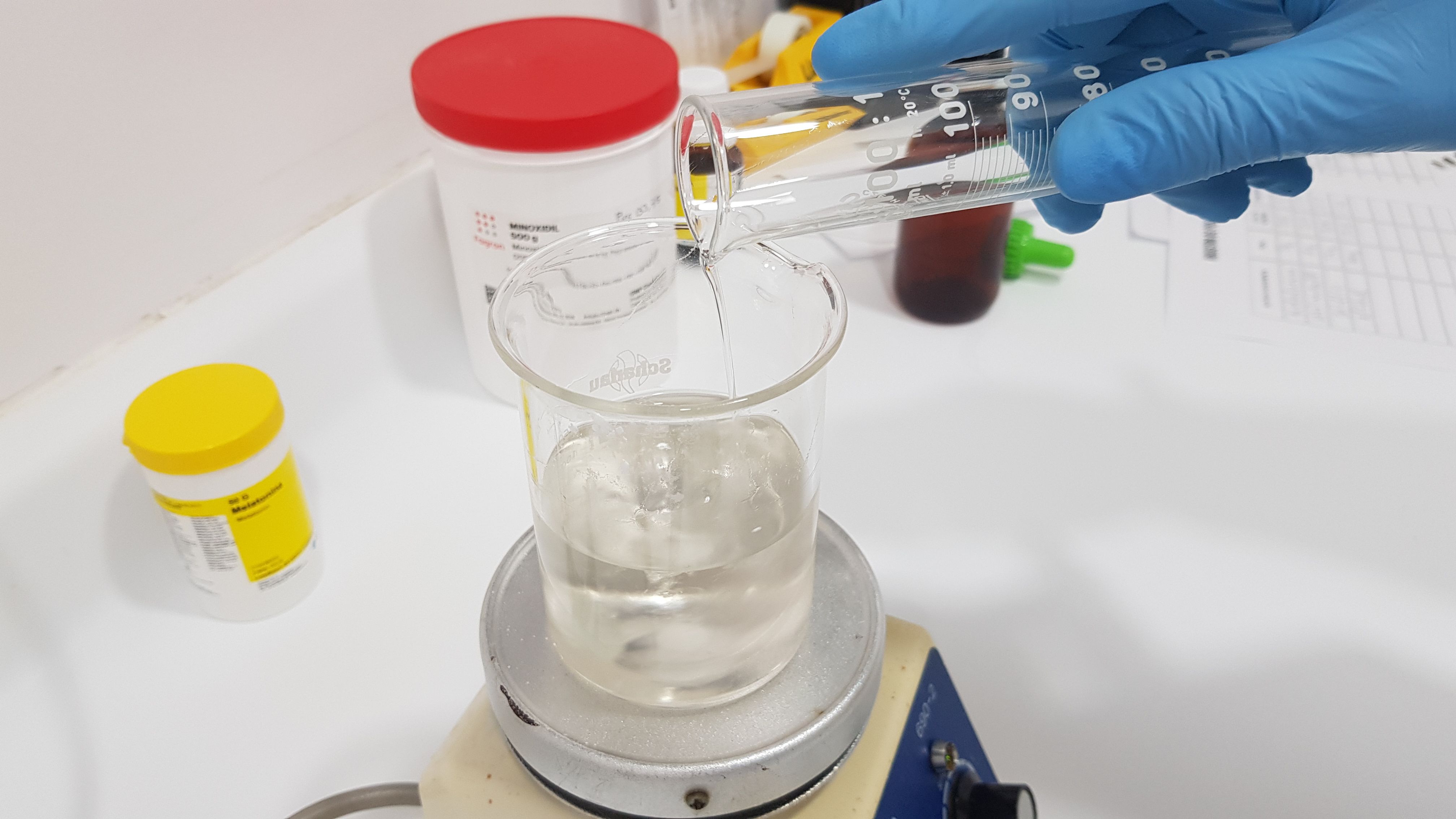 Formulación de Solución de Minoxidil con Propilenglicol: guía práctica para oficina de farmacia
